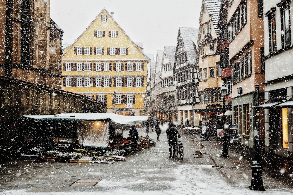 life is now, snow in Tübingen town