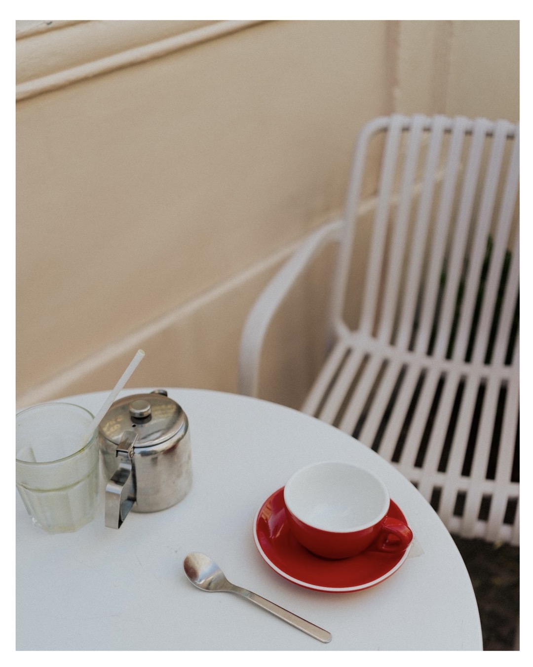 coffeetabe with tea and cup