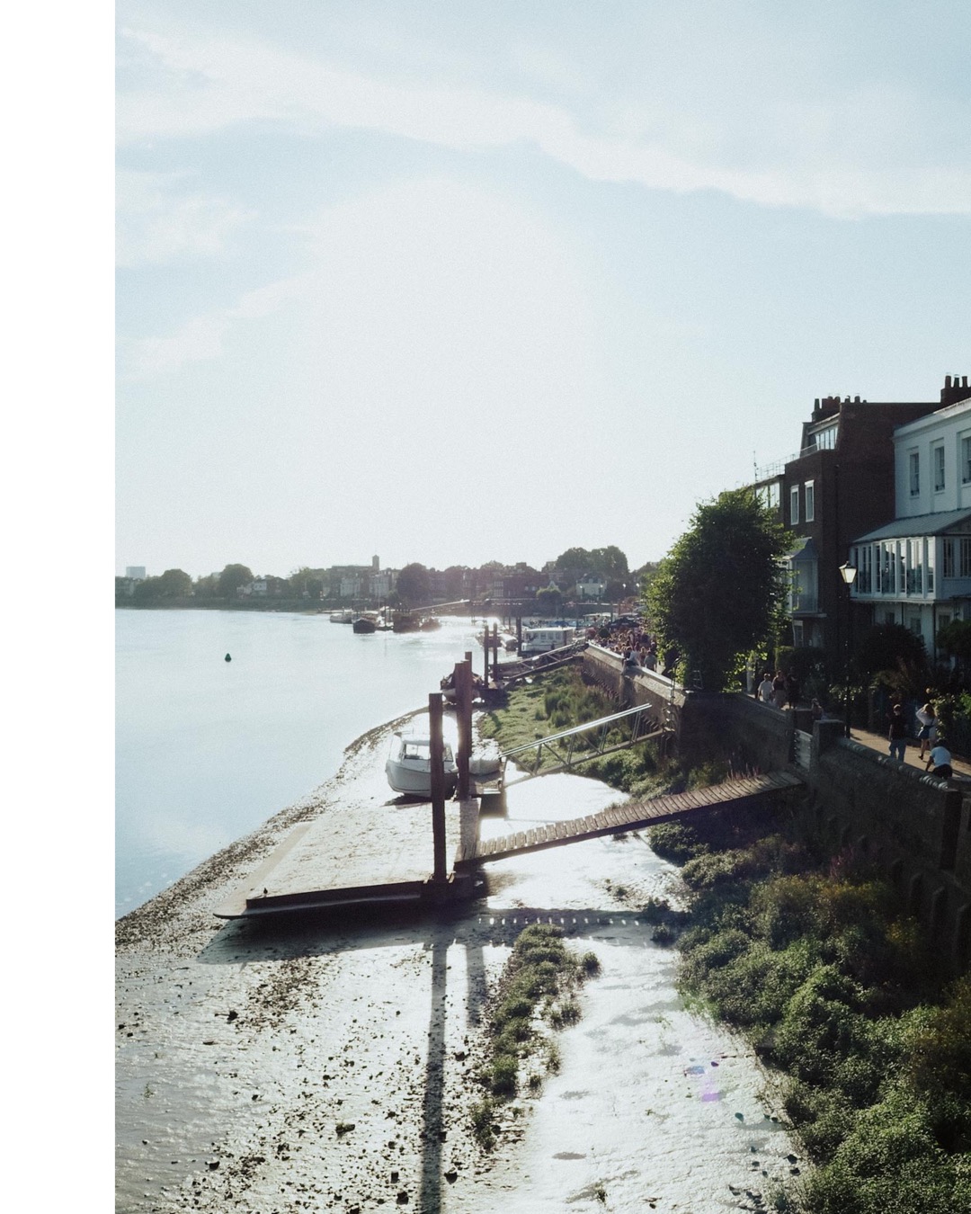scenic view on Hammersmith Riverside as photo backdrop